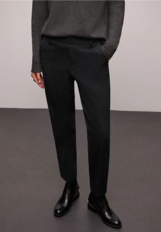 Nové pohodlné chino kalhoty Street One najdete v našich prodejnách a také na našem e-shopu...